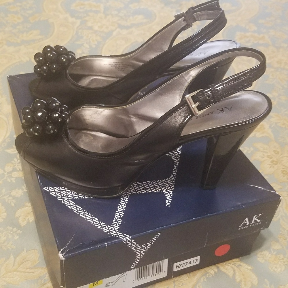 Ladies Beautiful Platform Leather Slingback Shie